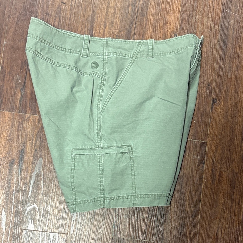 Guide Series Green Casual Shorts - Picture 2 of 7